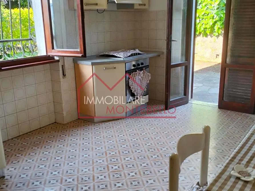 Immagine 5 di Casa bifamiliare in vendita  a Camaiore