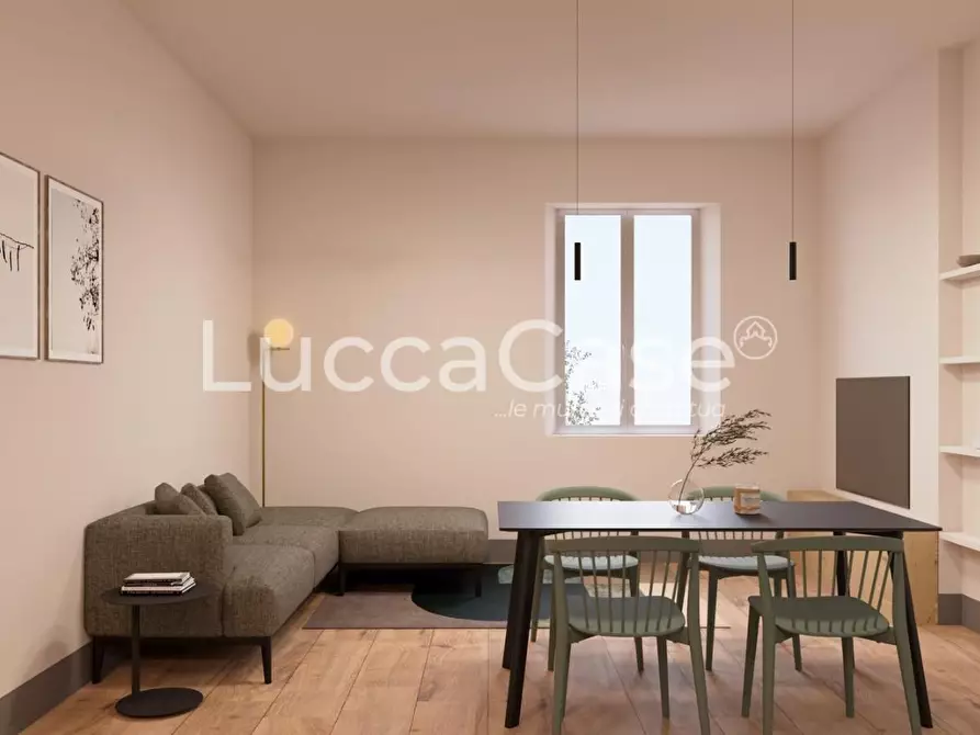 Immagine 2 di Appartamento in vendita  a Lucca