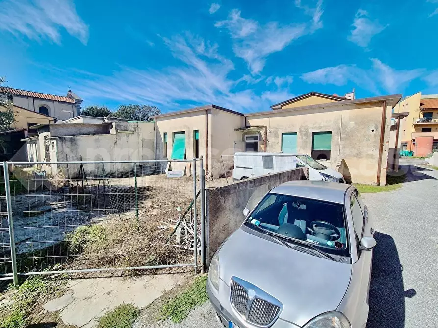 Immagine 25 di Villa in vendita  a Pisa