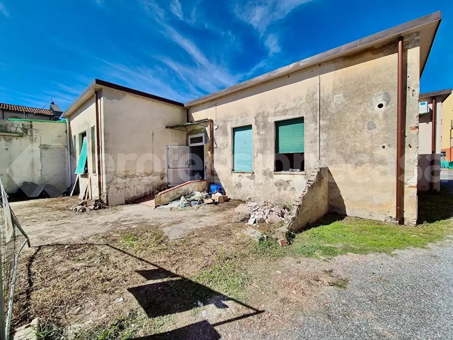 Immagine 9 di Villa in vendita  a Pisa