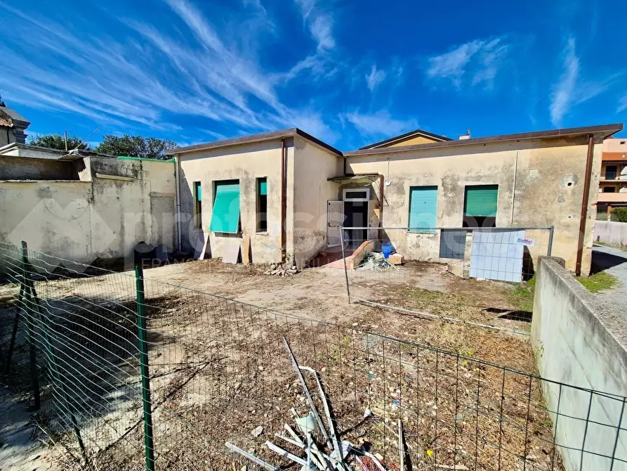 Immagine 20 di Villa in vendita  a Pisa