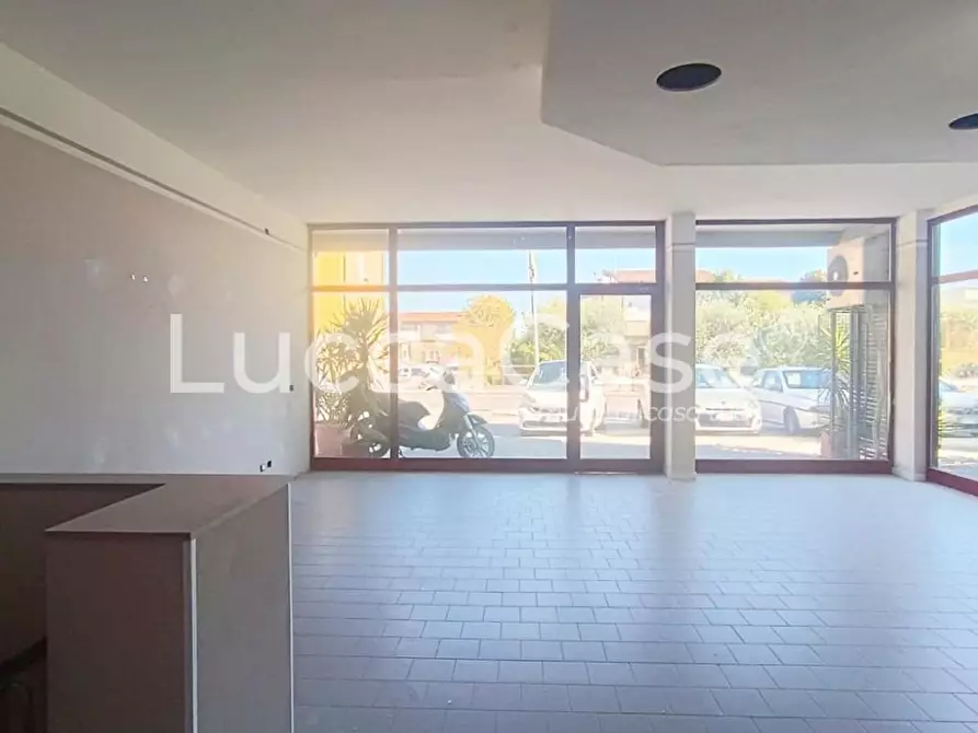 Immagine 8 di Locale commerciale in vendita  a Capannori