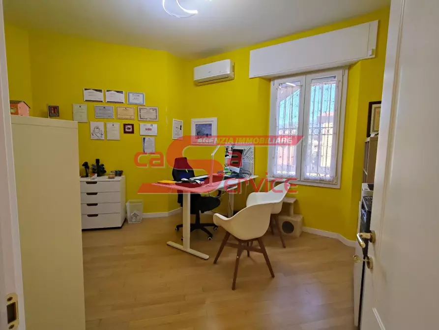 Immagine 8 di Appartamento in vendita  a Montecatini Terme