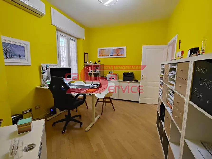 Immagine 9 di Appartamento in vendita  a Montecatini Terme