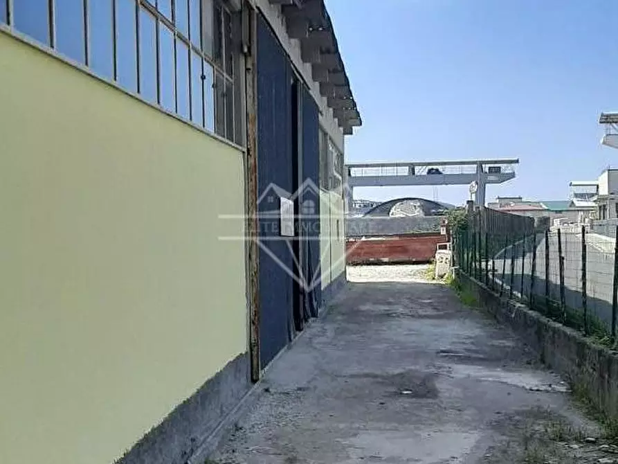 Immagine 2 di Capannone industriale in affitto  a Ortonovo
