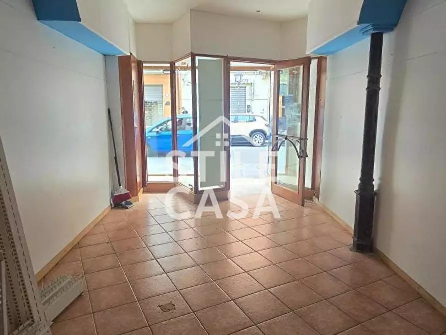 Immagine 2 di Locale commerciale in vendita  a Altopascio