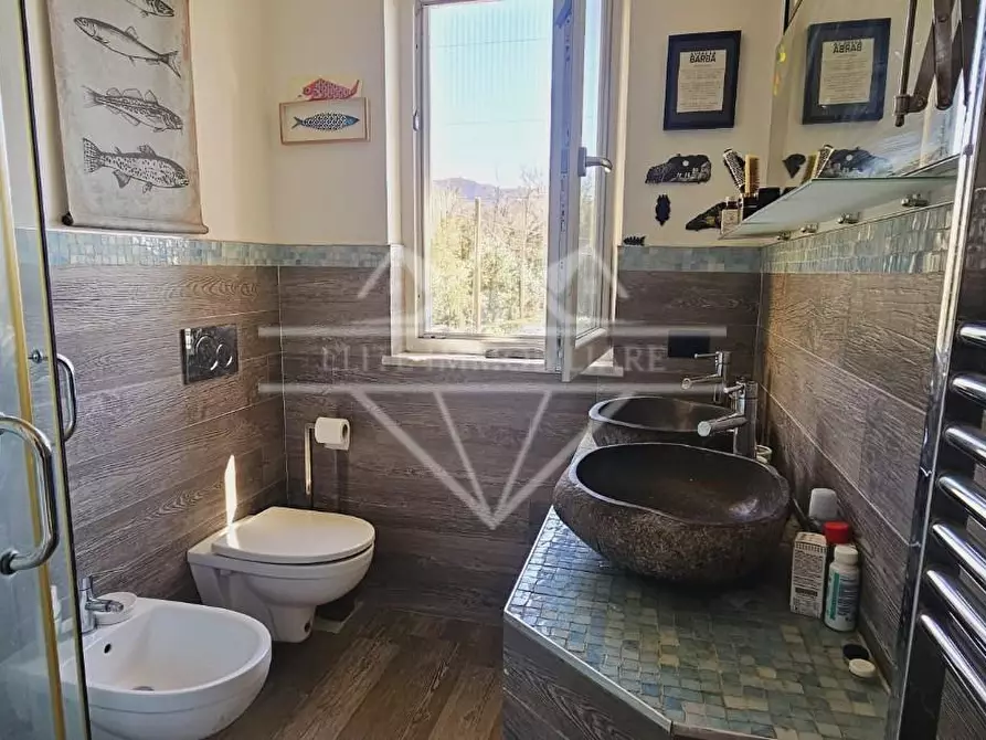 Immagine 35 di Villa in vendita  a Castelnuovo Magra