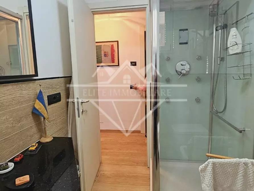 Immagine 53 di Villa in vendita  a Castelnuovo Magra