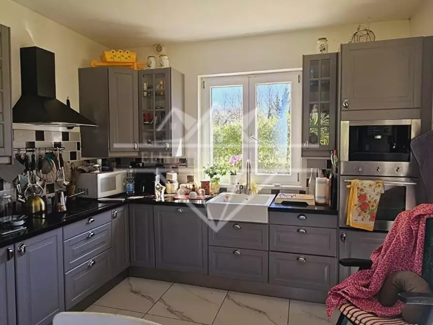 Immagine 15 di Villa in vendita  a Castelnuovo Magra