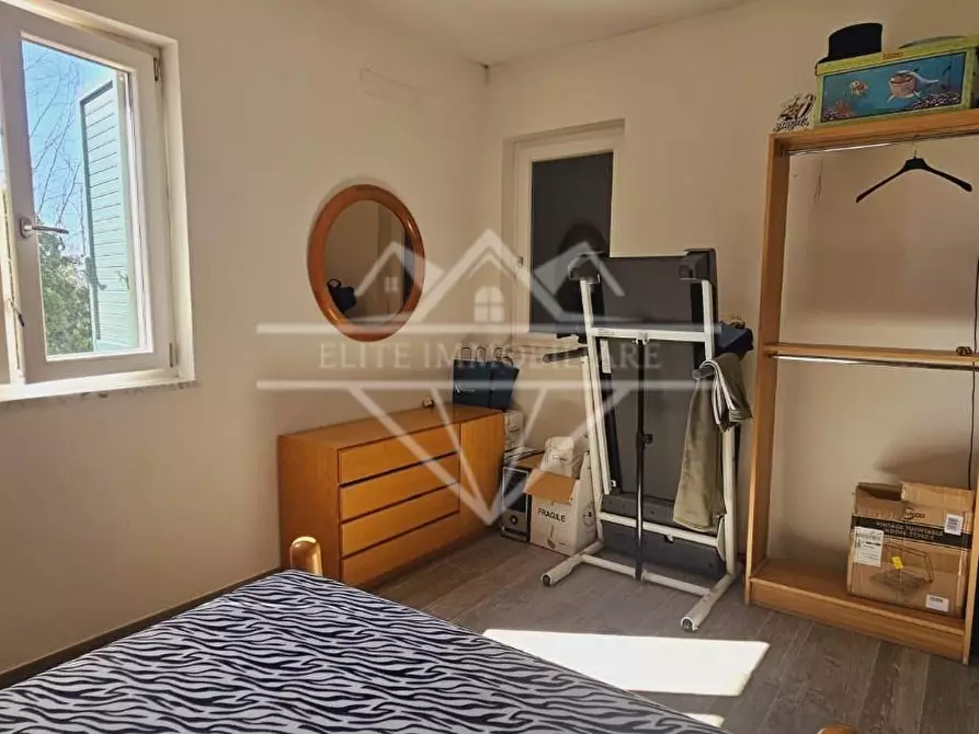 Immagine 37 di Villa in vendita  a Castelnuovo Magra