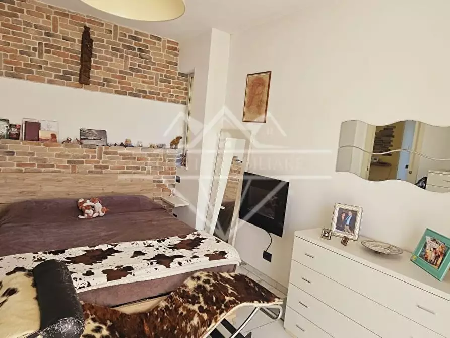 Immagine 46 di Villa in vendita  a Castelnuovo Magra