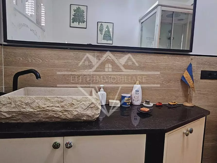 Immagine 54 di Villa in vendita  a Castelnuovo Magra