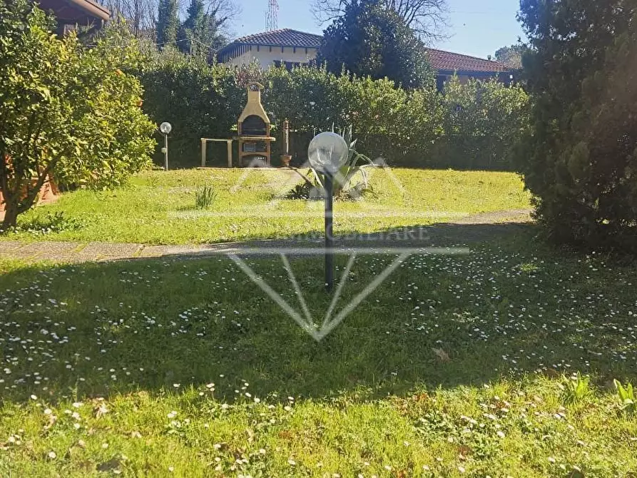 Immagine 5 di Villa in vendita  a Castelnuovo Magra