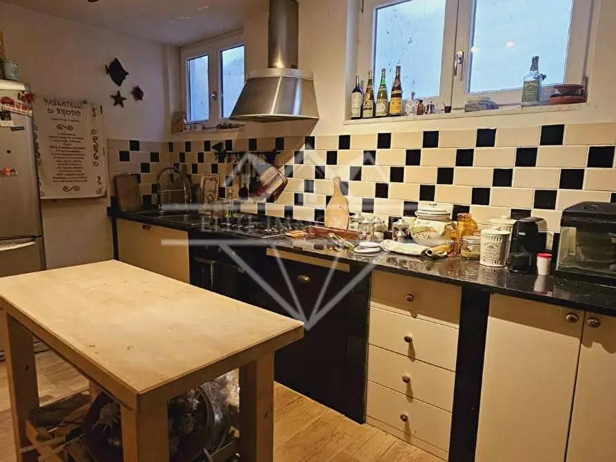 Immagine 20 di Villa in vendita  a Castelnuovo Magra