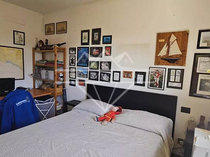 Immagine 26 di Villa in vendita  a Castelnuovo Magra