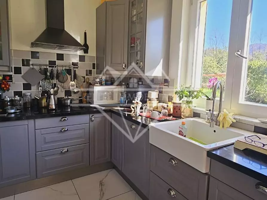 Immagine 18 di Villa in vendita  a Castelnuovo Magra