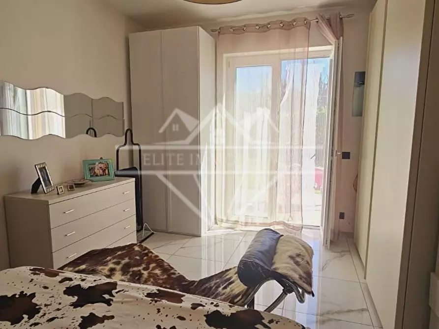 Immagine 33 di Villa in vendita  a Castelnuovo Magra