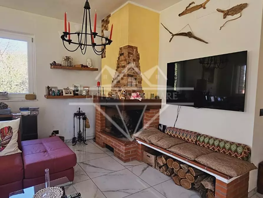 Immagine 41 di Villa in vendita  a Castelnuovo Magra
