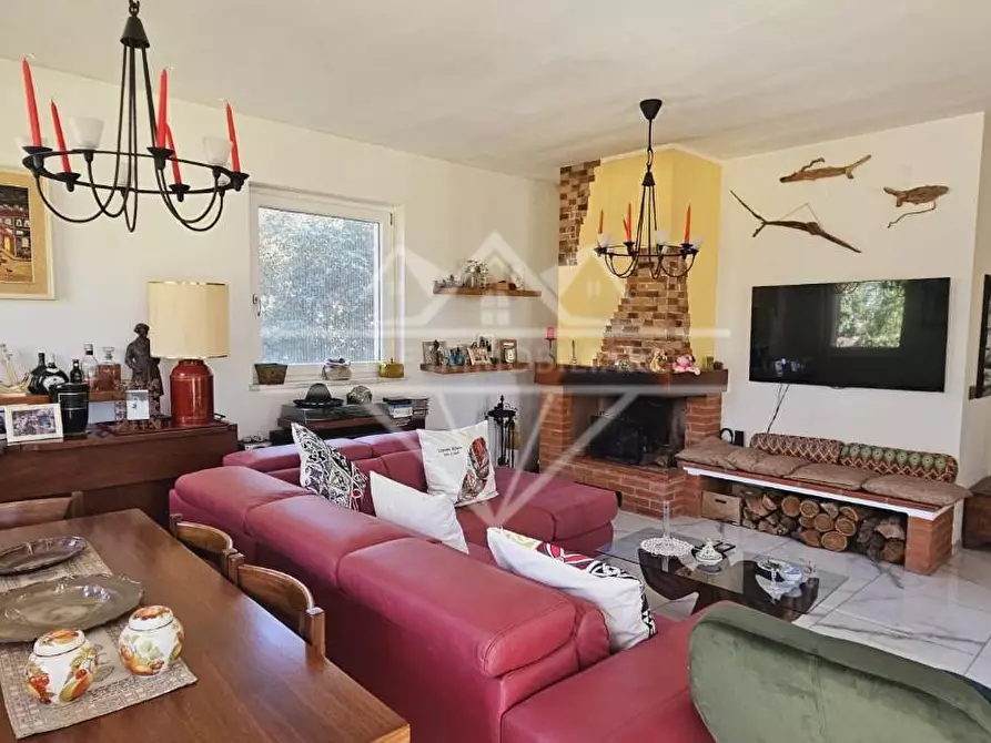 Immagine 39 di Villa in vendita  a Castelnuovo Magra