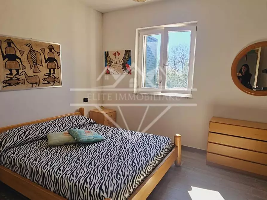 Immagine 34 di Villa in vendita  a Castelnuovo Magra