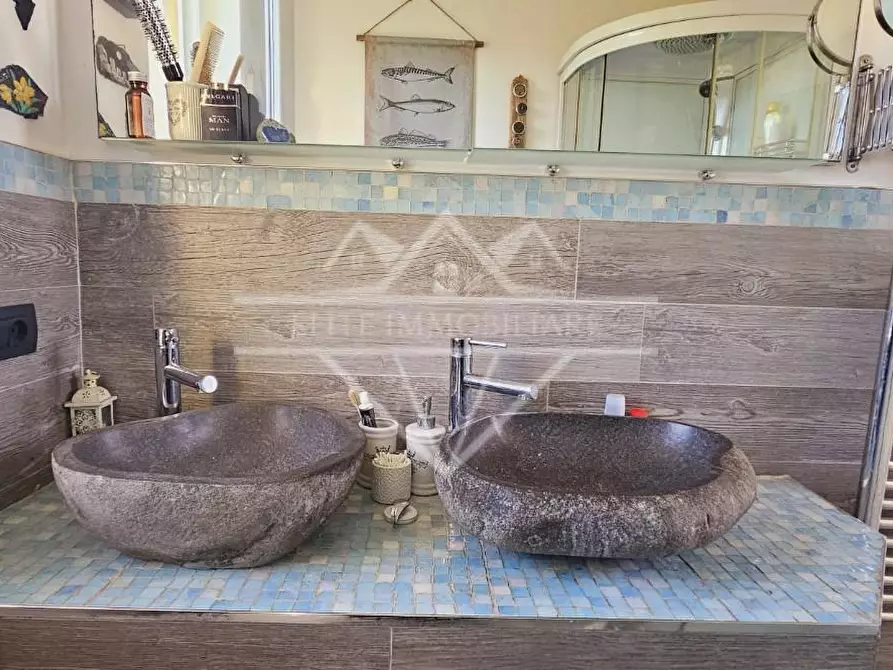 Immagine 28 di Villa in vendita  a Castelnuovo Magra