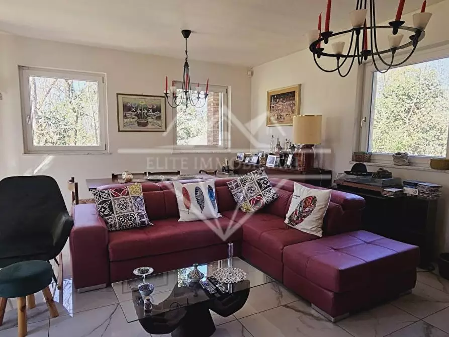 Immagine 43 di Villa in vendita  a Castelnuovo Magra