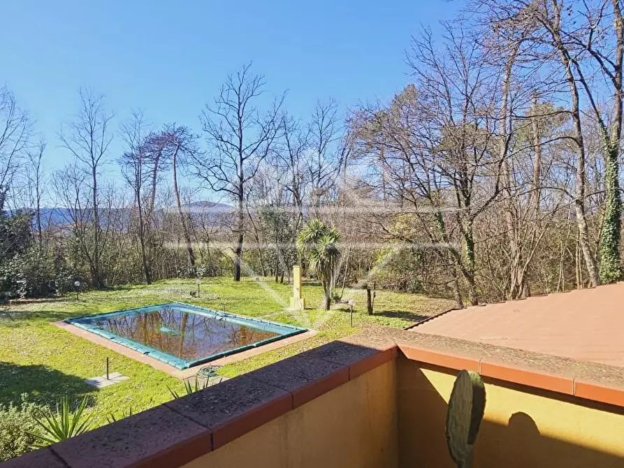 Immagine 9 di Villa in vendita  a Castelnuovo Magra
