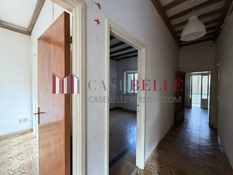 Immagine 2 di Appartamento in vendita  a Camaiore