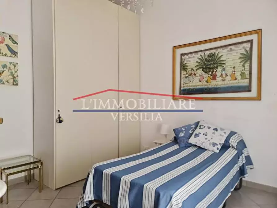 Immagine 11 di Appartamento in vendita  a Carrara