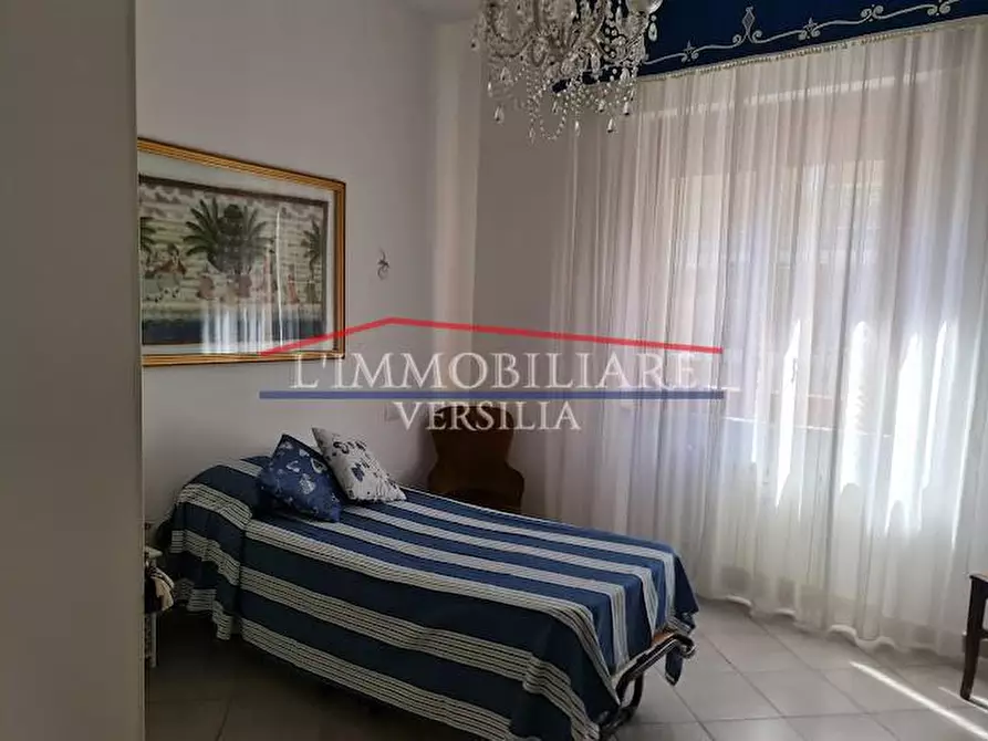 Immagine 10 di Appartamento in vendita  a Carrara