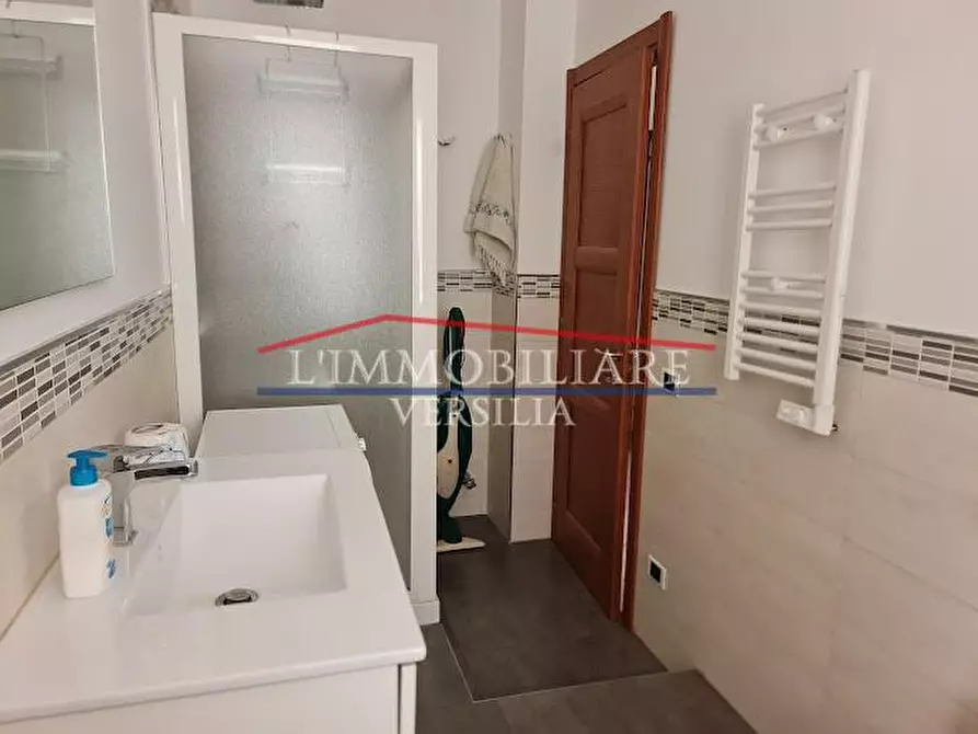 Immagine 17 di Appartamento in vendita  a Carrara