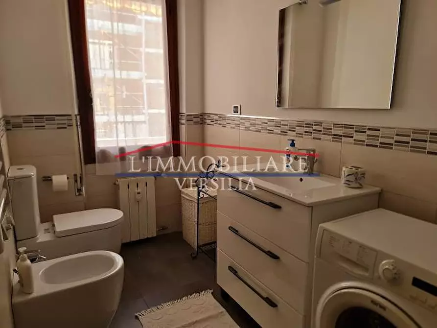 Immagine 16 di Appartamento in vendita  a Carrara