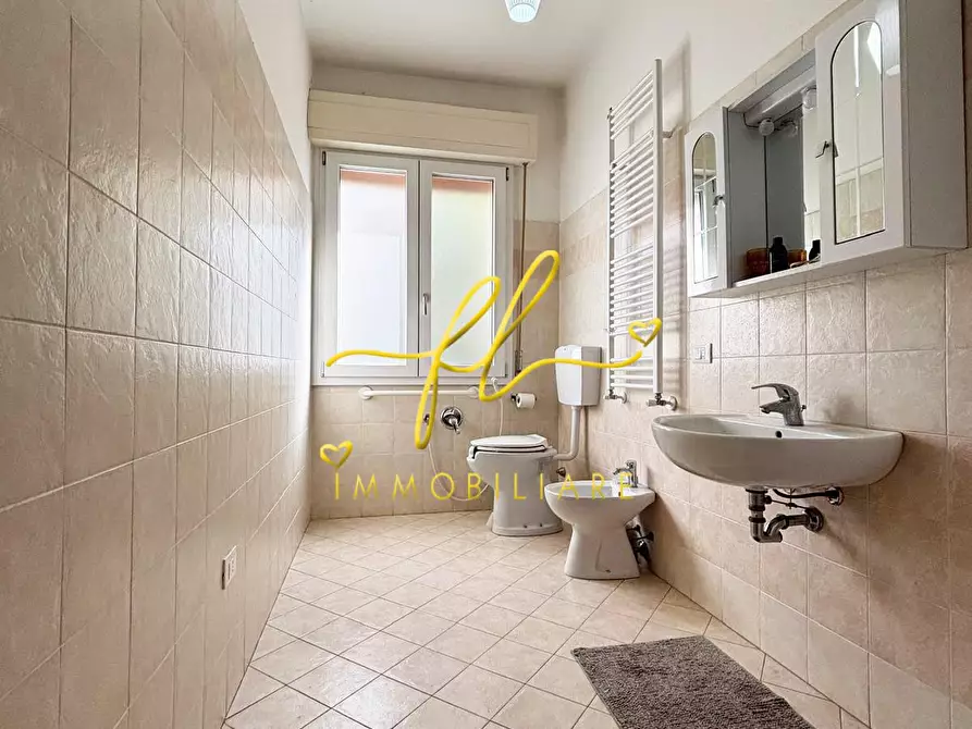 Immagine 23 di Appartamento in vendita  a Cecina