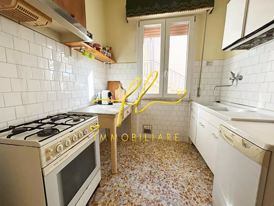 Immagine 11 di Appartamento in vendita  a Cecina