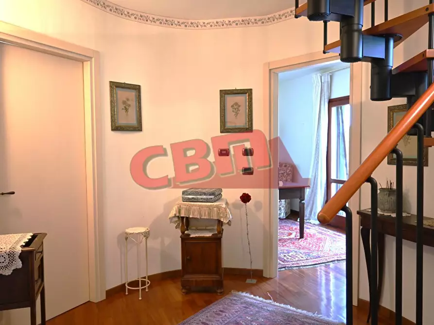 Immagine 19 di Villa in vendita  a Livorno