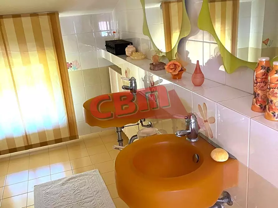 Immagine 33 di Villa in vendita  a Livorno