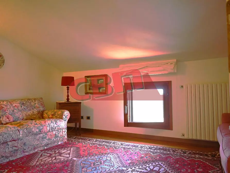 Immagine 35 di Villa in vendita  a Livorno