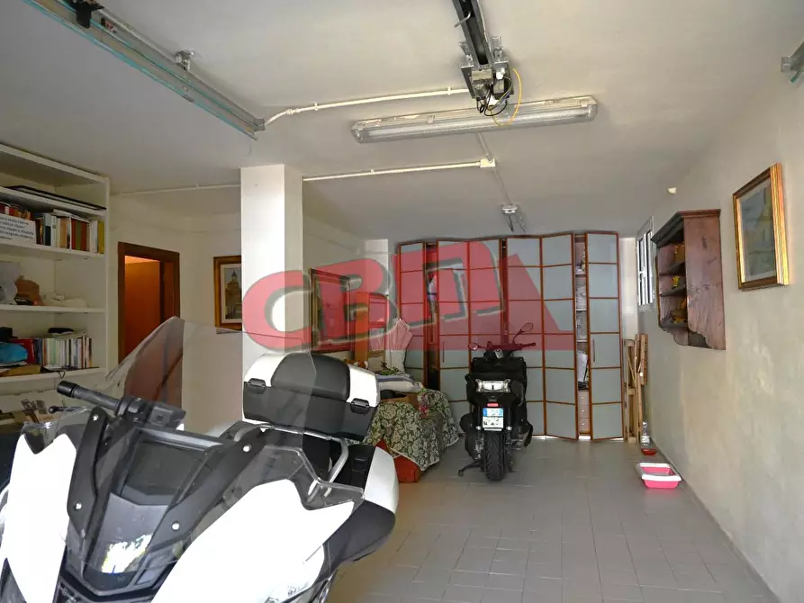 Immagine 39 di Villa in vendita  a Livorno