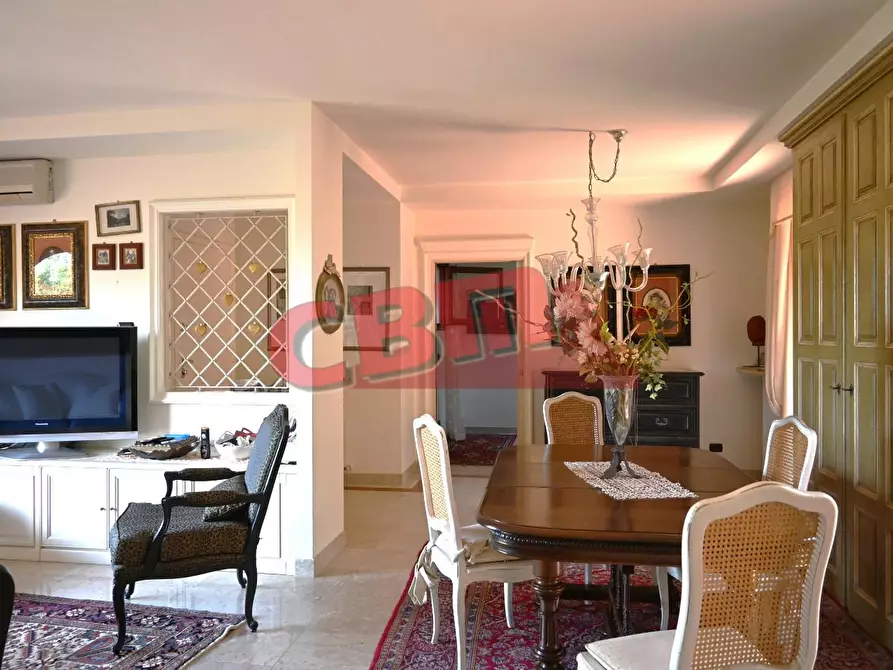 Immagine 12 di Villa in vendita  a Livorno