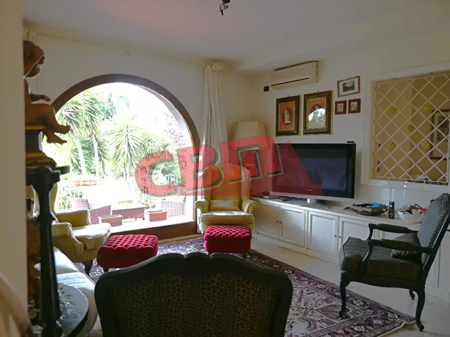 Immagine 11 di Villa in vendita  a Livorno