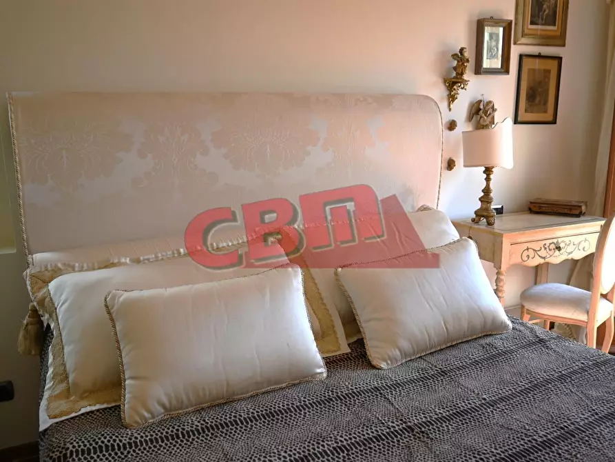 Immagine 21 di Villa in vendita  a Livorno