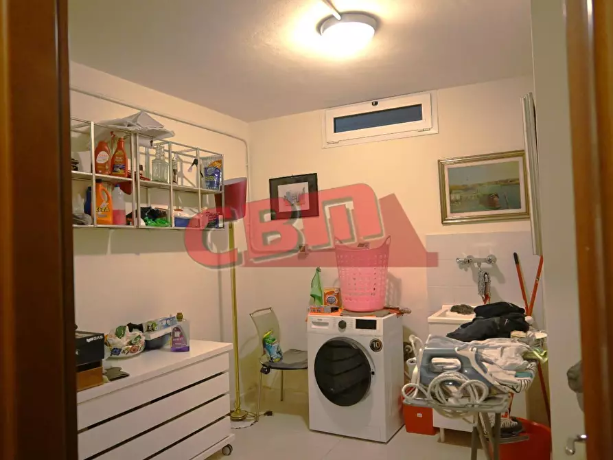 Immagine 40 di Villa in vendita  a Livorno