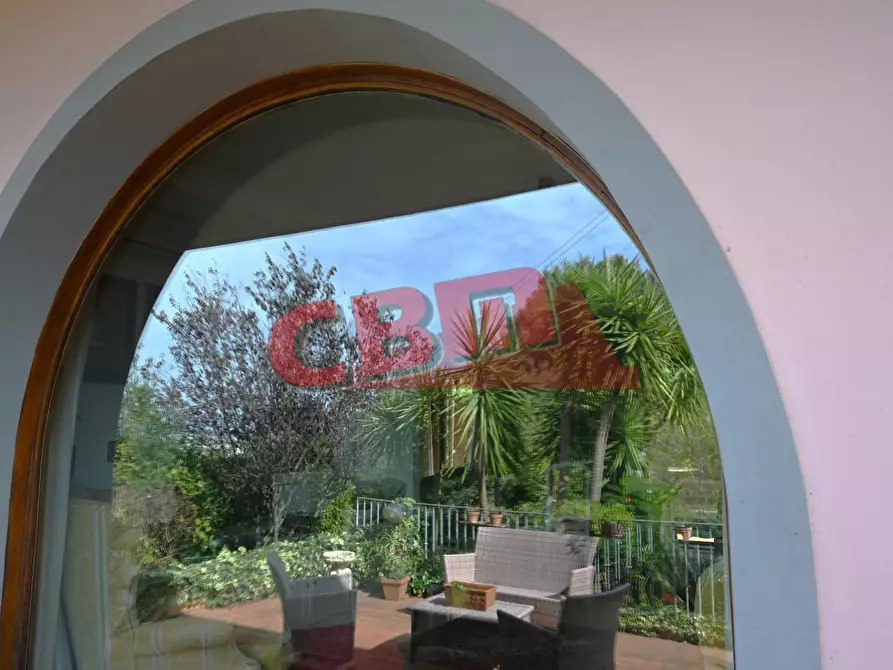 Immagine 41 di Villa in vendita  a Livorno