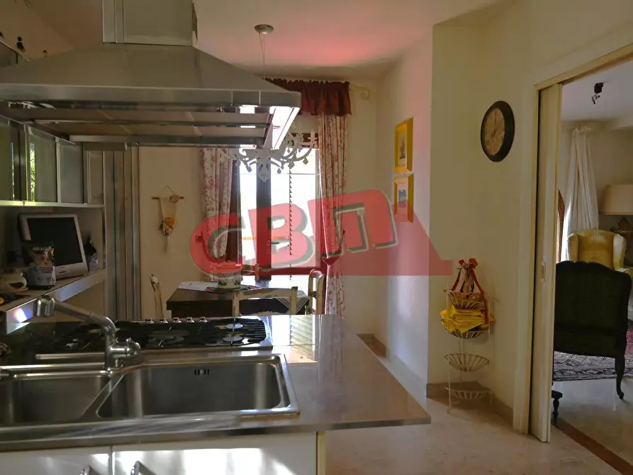 Immagine 17 di Villa in vendita  a Livorno