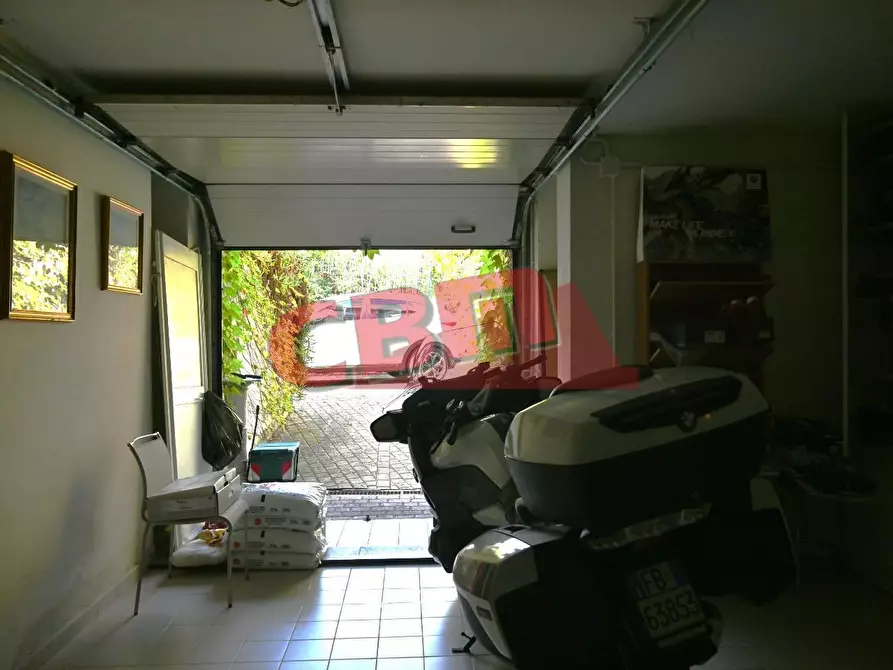 Immagine 38 di Villa in vendita  a Livorno