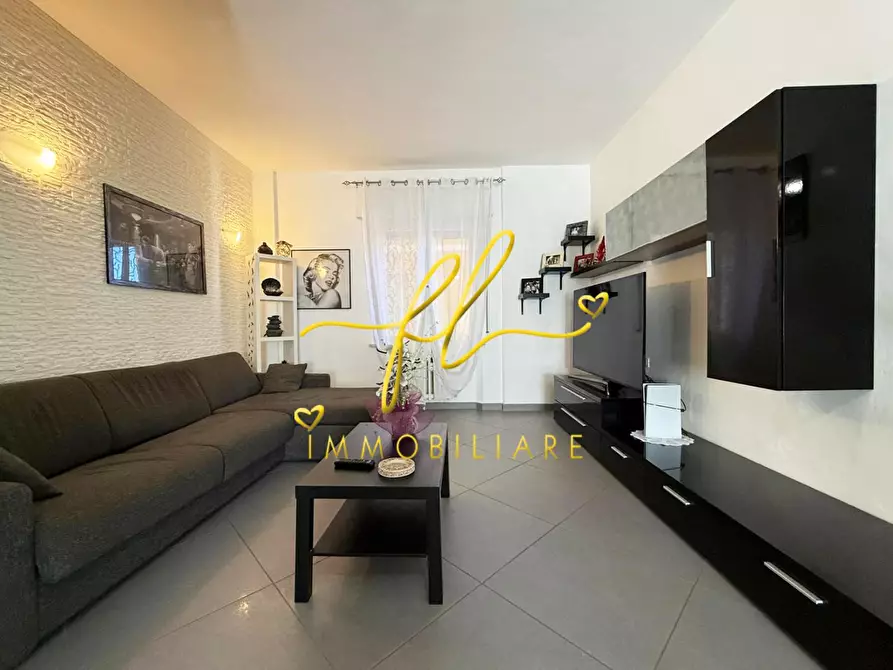 Immagine 2 di Appartamento in vendita  a Cecina