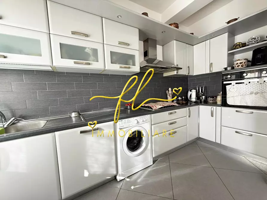 Immagine 10 di Appartamento in vendita  a Cecina