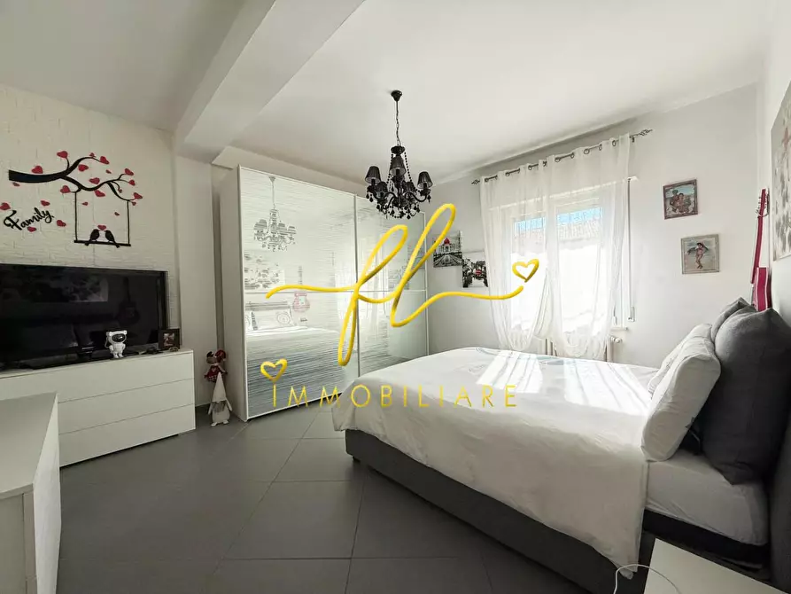 Immagine 18 di Appartamento in vendita  a Cecina