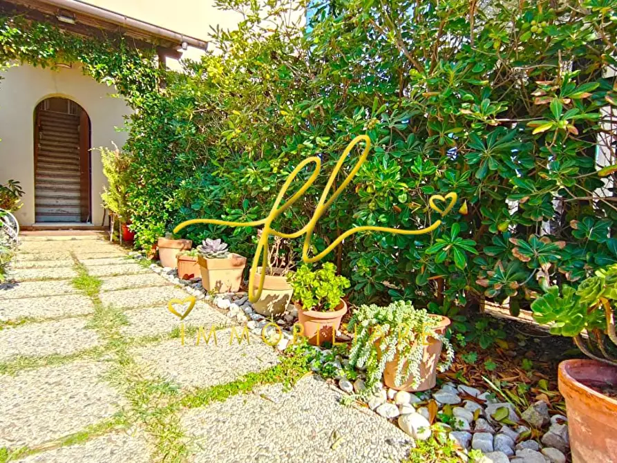 Immagine 1 di Terratetto in vendita  a Piombino