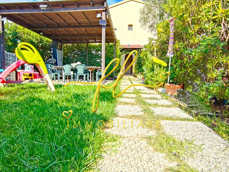 Immagine 14 di Terratetto in vendita  a Piombino